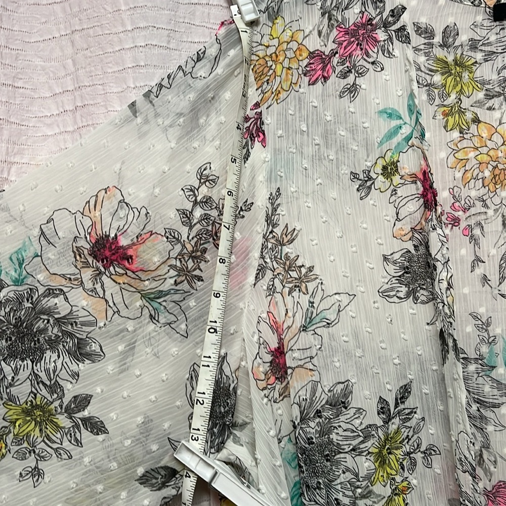 Torrid Kimono/coverup🌸 It’s sheer with vibrant colors. - Picture 5 of 6